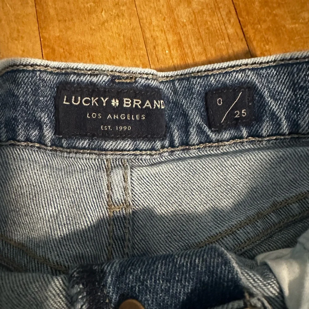 Lucky Brand Relaxed Denim Shorts size 0 / 25 - Picture 3 of 4